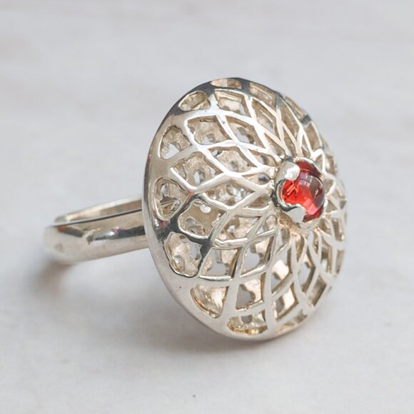 Vintage Sterling Mandala Dome Ring w/ Garnet Cab • Adjustable Size 6-8 - Picture 1 of 9